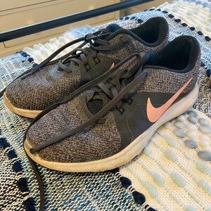Nike cross trainers